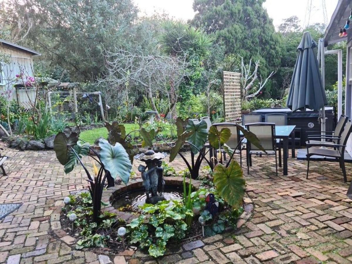 Dovecote House Bed & Breakfast Оукланд Екстериор снимка