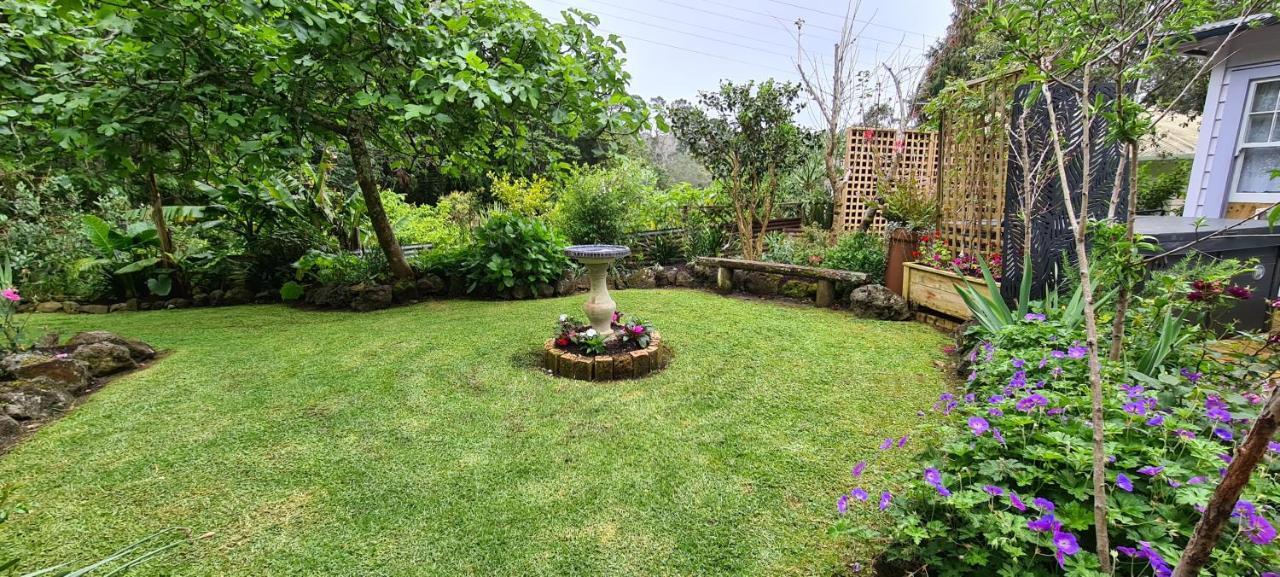 Dovecote House Bed & Breakfast Оукланд Екстериор снимка