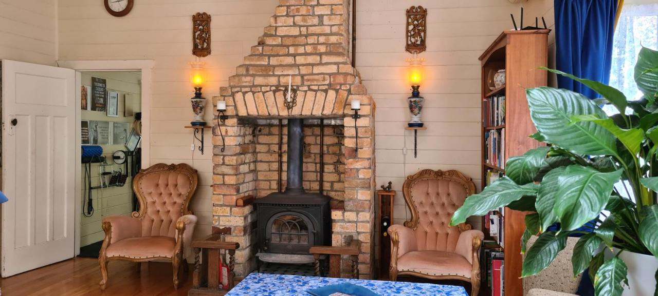 Dovecote House Bed & Breakfast Оукланд Екстериор снимка