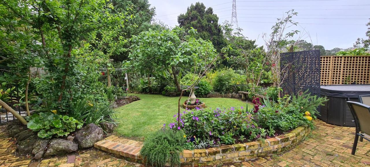 Dovecote House Bed & Breakfast Оукланд Екстериор снимка