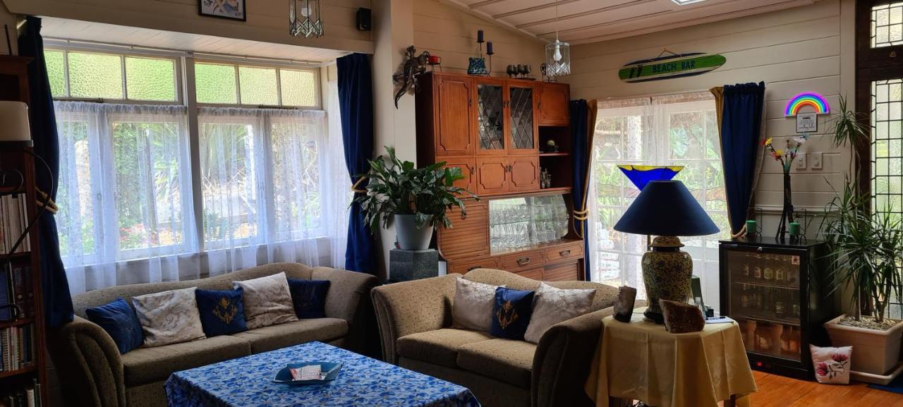 Dovecote House Bed & Breakfast Оукланд Екстериор снимка