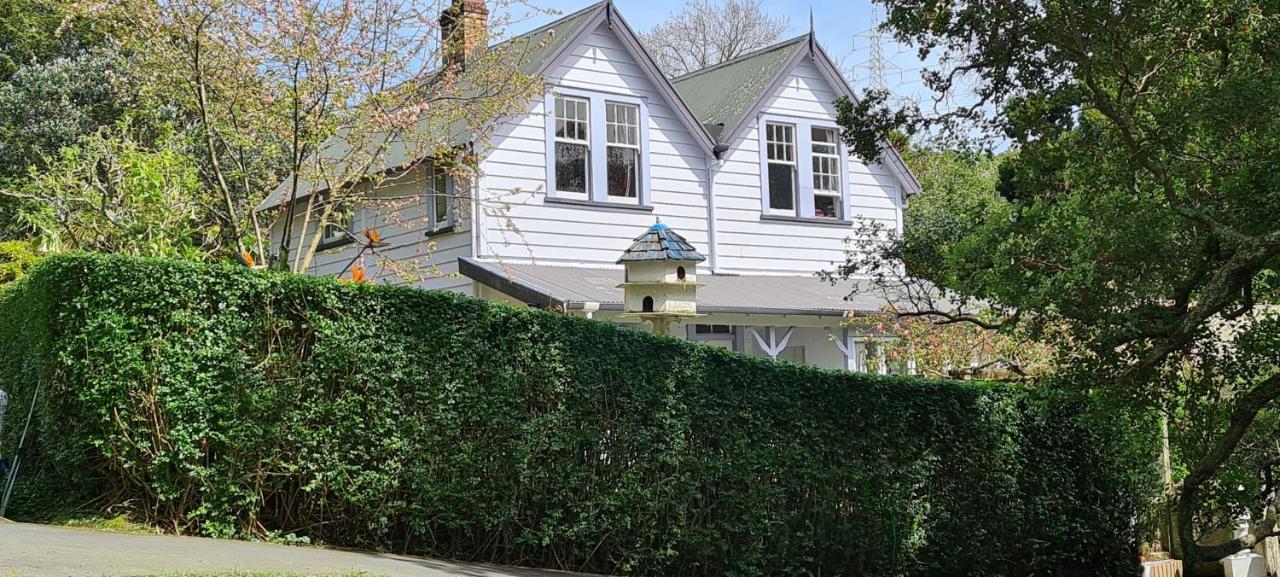 Dovecote House Bed & Breakfast Оукланд Екстериор снимка