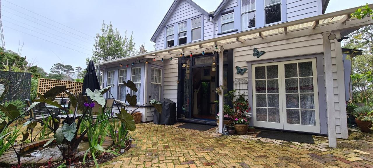 Dovecote House Bed & Breakfast Оукланд Екстериор снимка