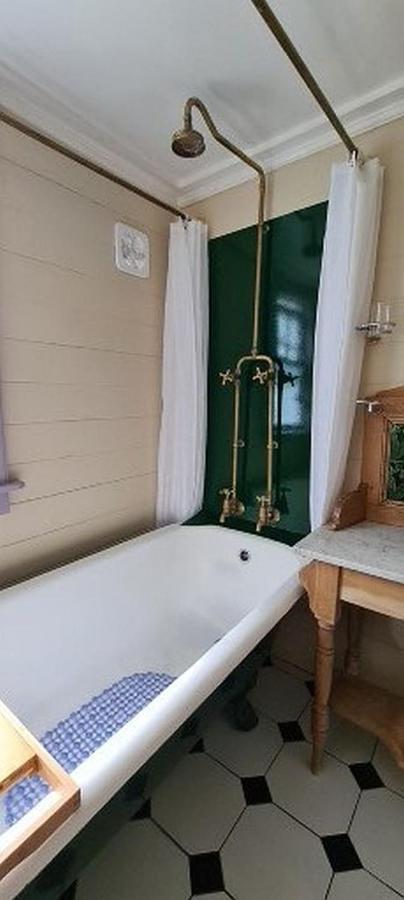 Dovecote House Bed & Breakfast Оукланд Екстериор снимка