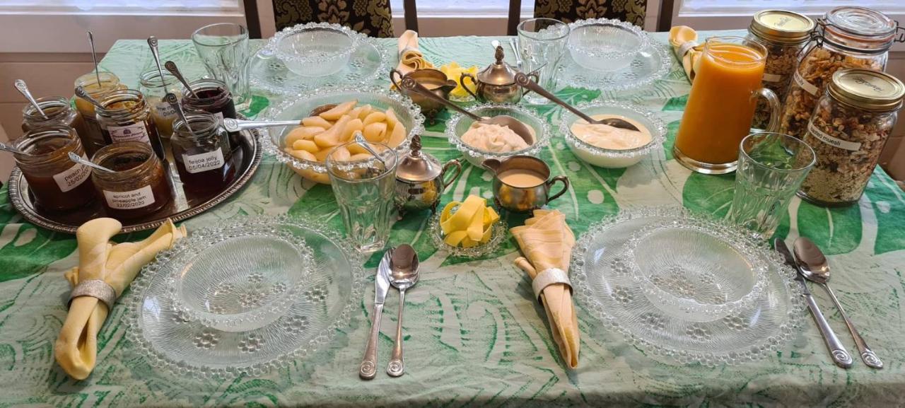Dovecote House Bed & Breakfast Оукланд Екстериор снимка