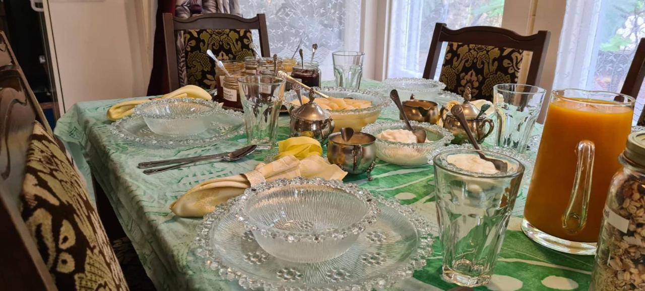 Dovecote House Bed & Breakfast Оукланд Екстериор снимка