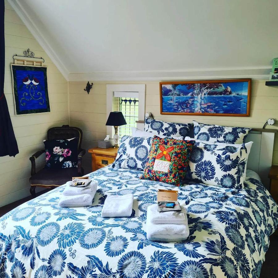 Dovecote House Bed & Breakfast Оукланд Екстериор снимка